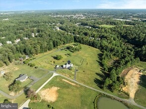Building Photo - 250 Lerose Dr