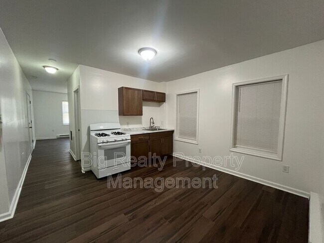 Foto del edificio - 29 N Main St