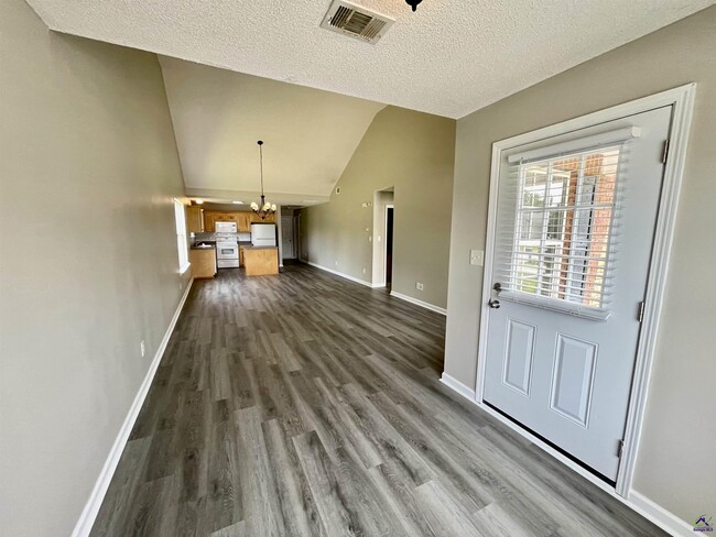 Foto del edificio - 107 Northpointe Dr