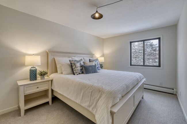 Building Photo - 7601 W 101st St