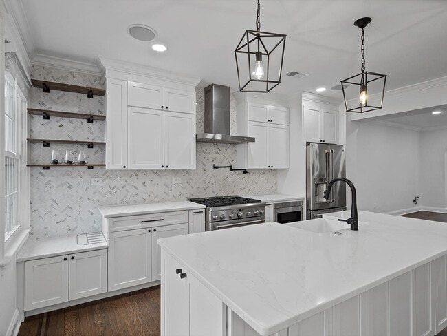Building Photo - Brightwood Park townhouse near Fort Totten...