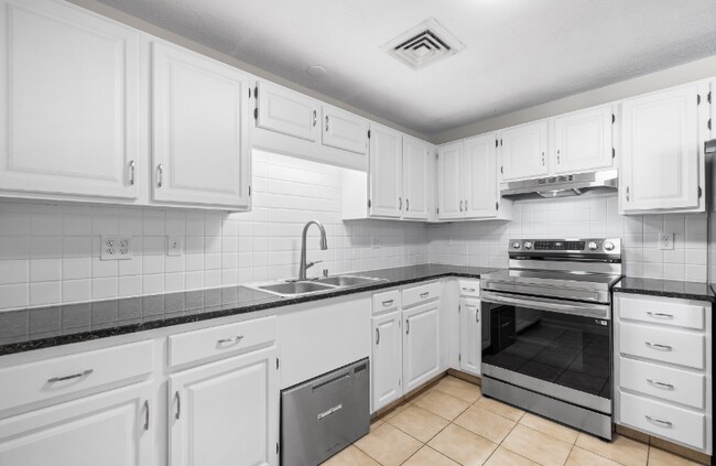 Building Photo - 39 Parlin St
