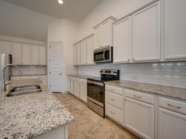 Building Photo - 220 Oxbow Cove