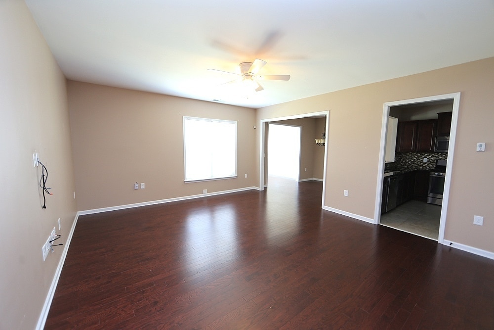 Upgraded End Unit Townhome in Brier Creek! - Upgraded End Unit Townhome in Brier Creek!