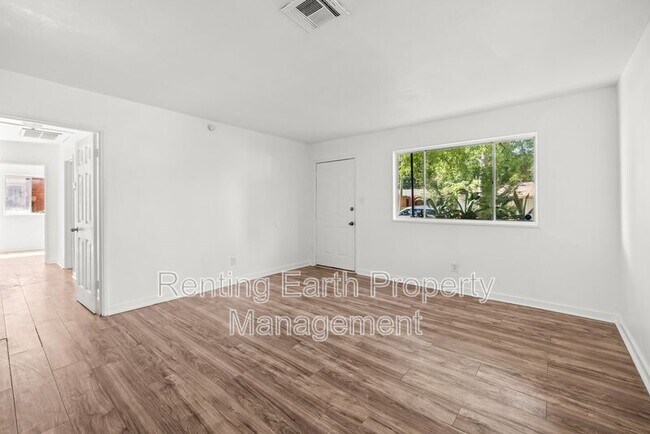 Foto del edificio - 156 Pocahontas Rd
