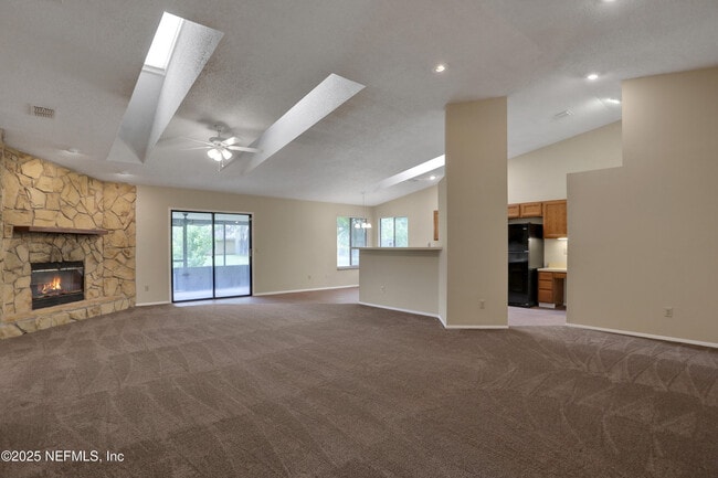 Foto del edificio - 11151 Stoney Point Ln W