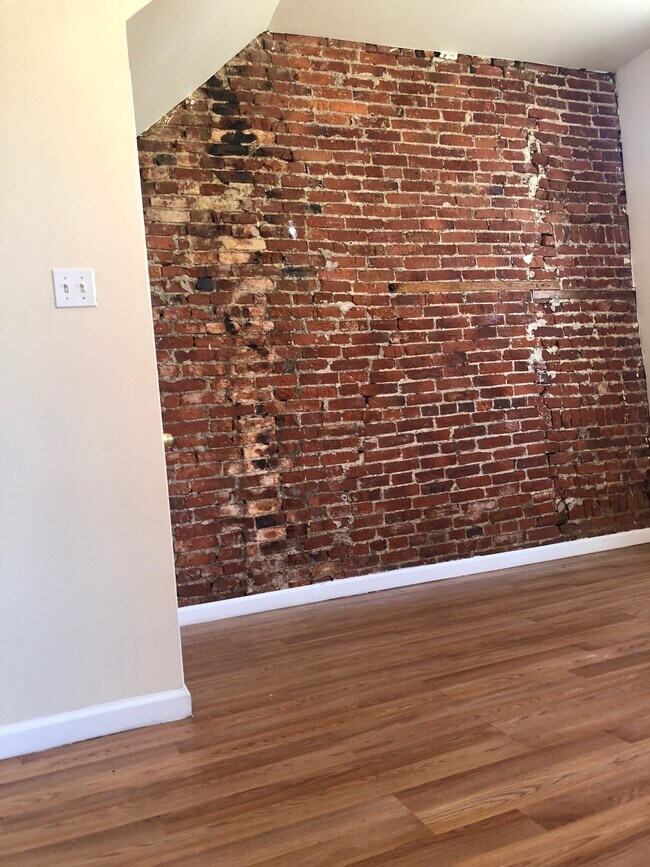 Building Photo - 2979 Frankford Ave