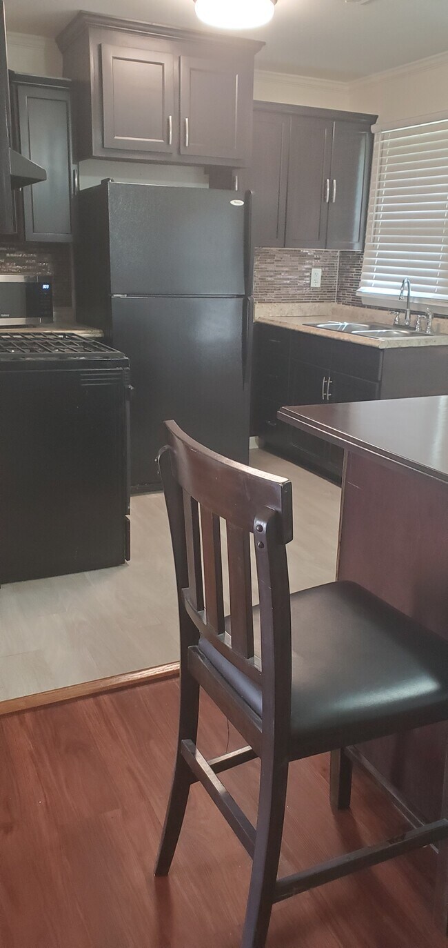 Foto del edificio - 3072 Lone Oak Ave SW