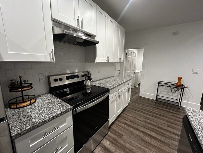 Foto del edificio - 2215 W Broadway Ave