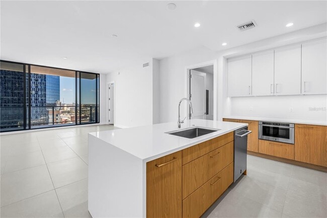 Foto del edificio - 275 1st Ave S