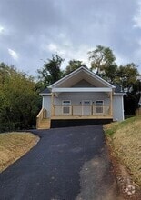 Building Photo - 1744 Reynolds St