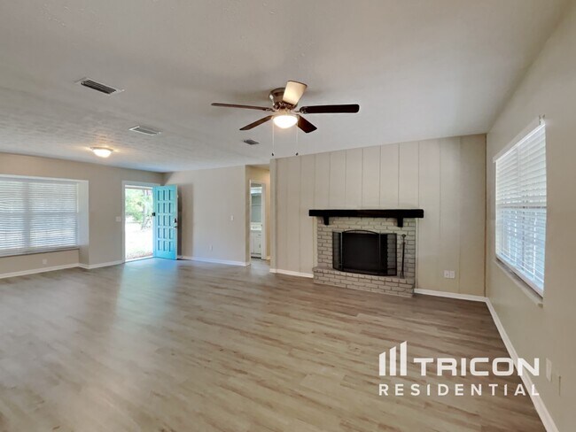 Building Photo - 9822 Riverview Drive Riverview FL