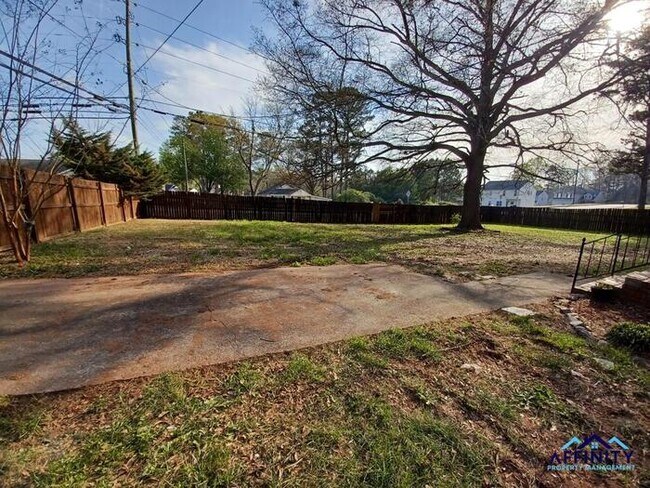 Building Photo - 3x1 622 Warren Drive Riverdale, Ga