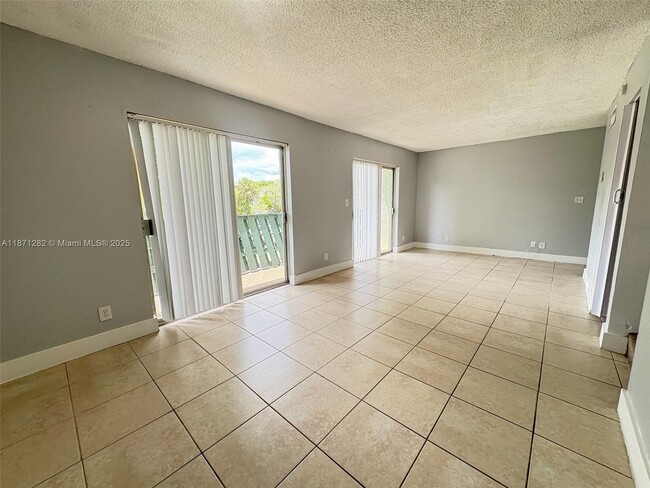 Foto del edificio - 8913 NW 28th Dr