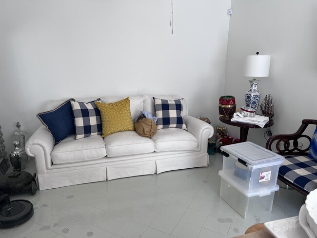 Foto del edificio - 445 Roseland Dr