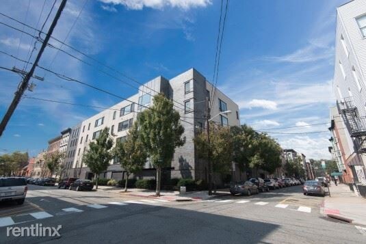 Primary Photo - 2 br, 1 bath Apartment - 505 4th St Apt 212A