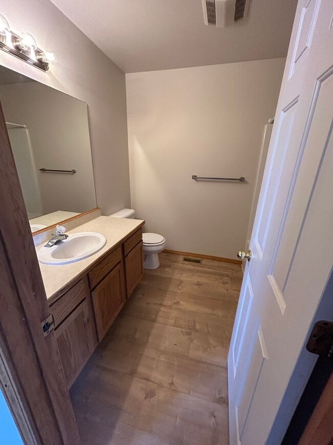 Building Photo - Three bedroom townhome with fenced backyard