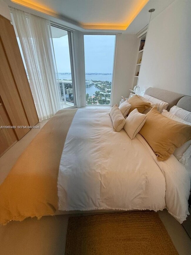 Building Photo - 4775 Collins Ave