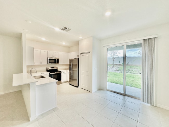 Building Photo - 9441 Cannon Bch Dr