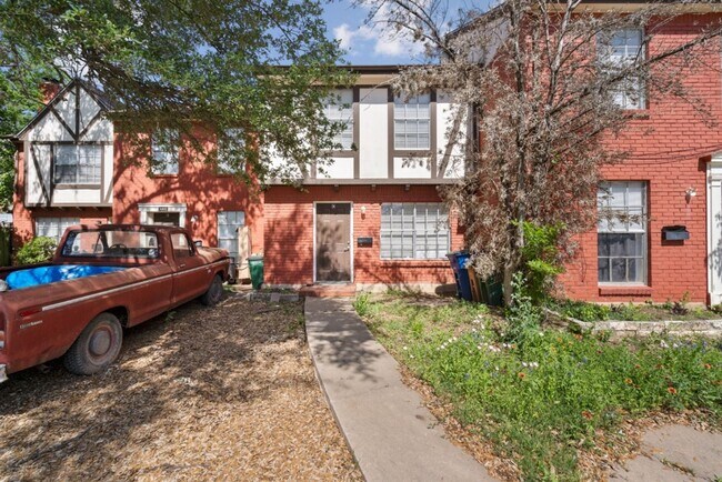 Foto del edificio - 5800 Belmoor Dr