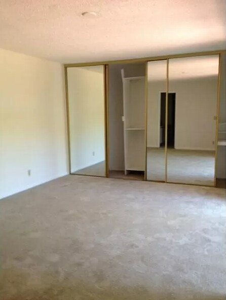 Building Photo - 4031 Palm Bay Cir