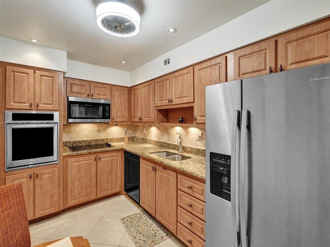 Building Photo - 4250 Galt Ocean Dr