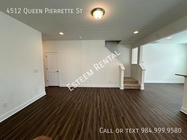 Building Photo - 4512 Queen Pierrette St