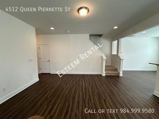 Foto del edificio - 4512 Queen Pierrette St