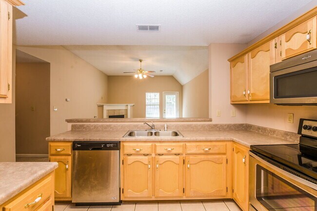 Foto del edificio - 8408 Cross Point Dr