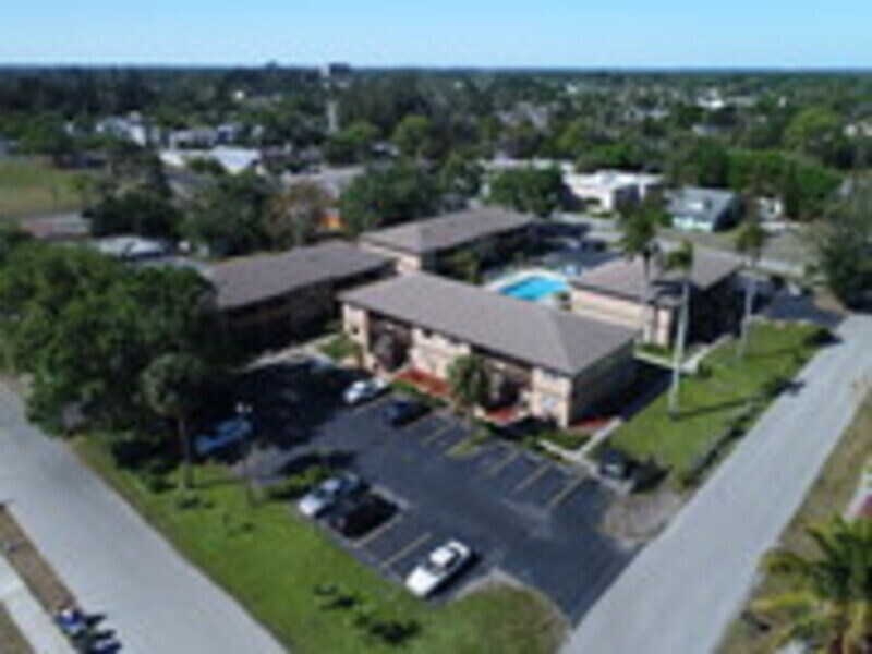 Foto principal - 2320 Maple Ave