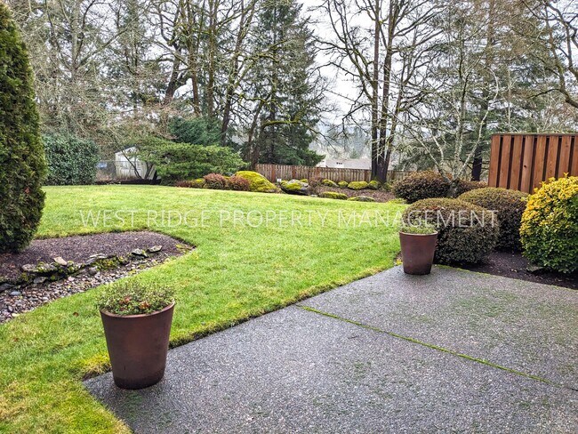 Foto del edificio - 14752 Davis Ln