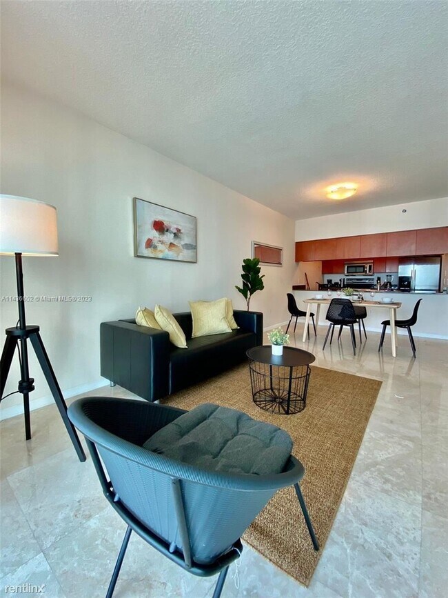 Building Photo - 1 br, 1 bath Condo - 1200 Brickell Bay Dr ...
