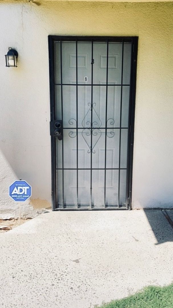 Foto del edificio - 4233 N Bengston Ave