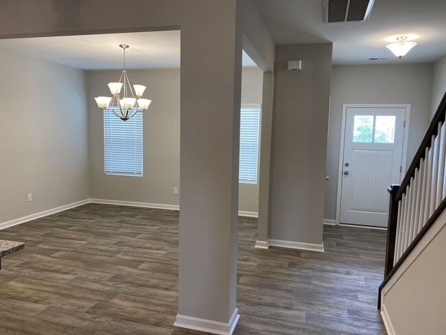 Foto del edificio - End Unit 2 Story Townhome in Huntersville