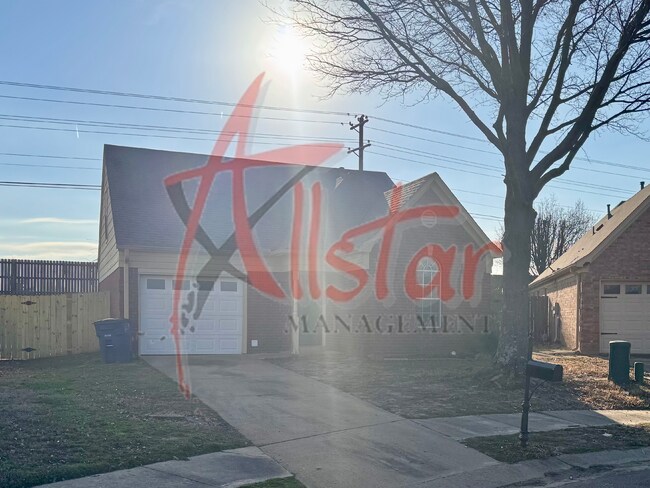 Foto del edificio - 8170 Clubview Dr