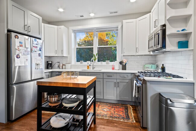 Foto del edificio - 2144 W Shakespeare Ave