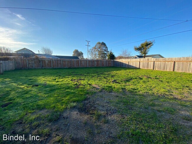 Foto del edificio - 3 br, 2 bath House - 1084 Mary Lane
