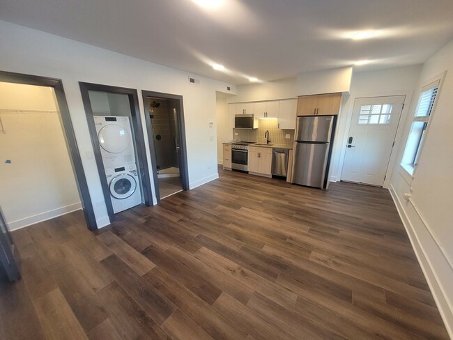 Building Photo - 1241 Chicago Ave