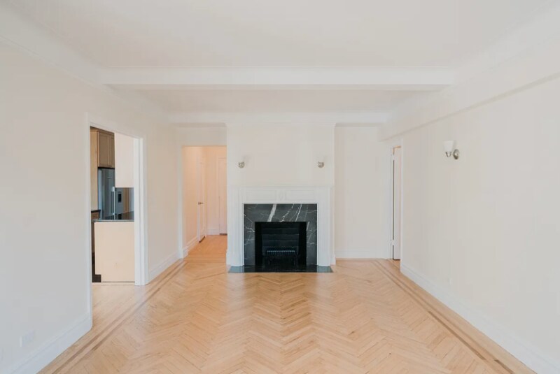 Primary Photo - 210 E 68th St