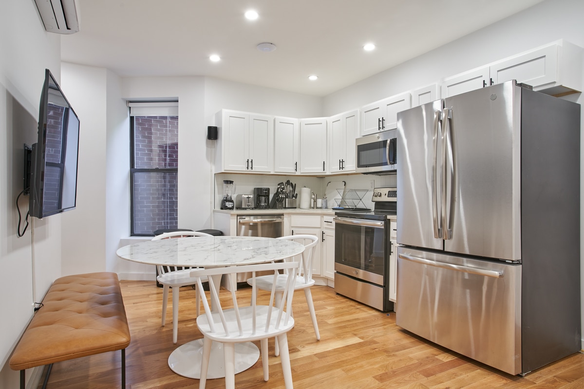Primary Photo - 340 Clifton Pl