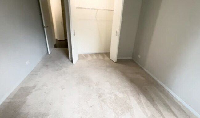 Photo - 10 W Erie St Apartment