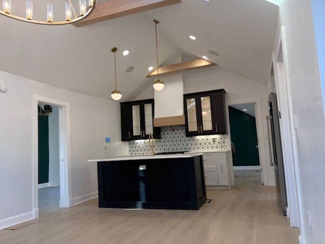 Primary Photo - Step into modern luxury right here in Bloo...