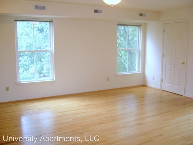Building Photo - 1203 Wertland St