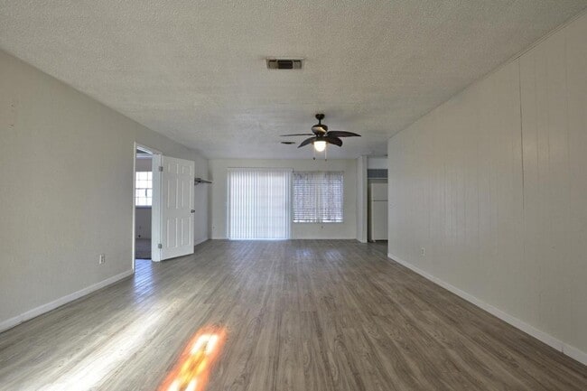 Building Photo - 2714 94TH ST