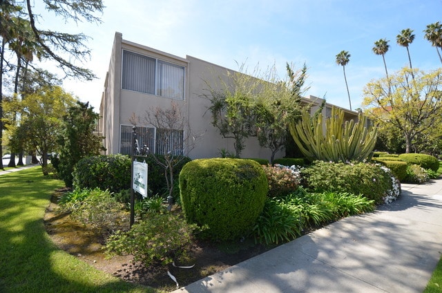 Building Photo - 400 E California Blvd