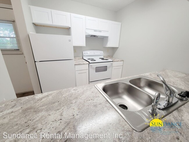 Building Photo - 2 br, 1 bath House - 510-C Landview Drive