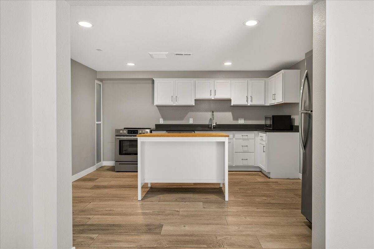 Photo - 1734 King Street, Unit B