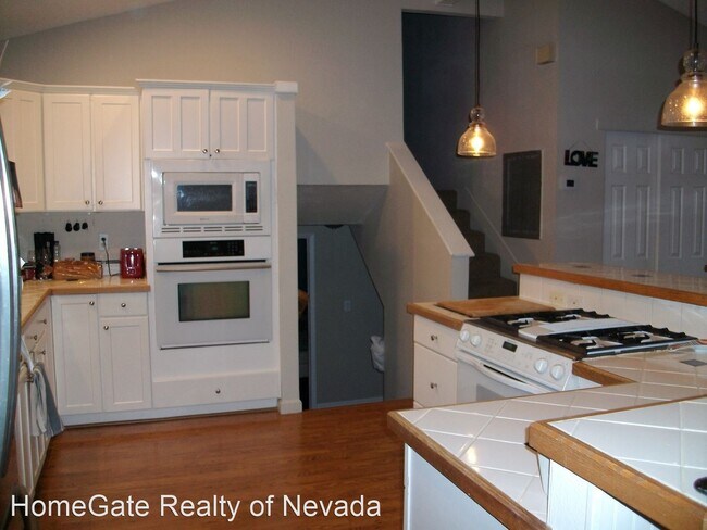 Building Photo - 3 br, 2.5 bath House - 1510 Kirston Street