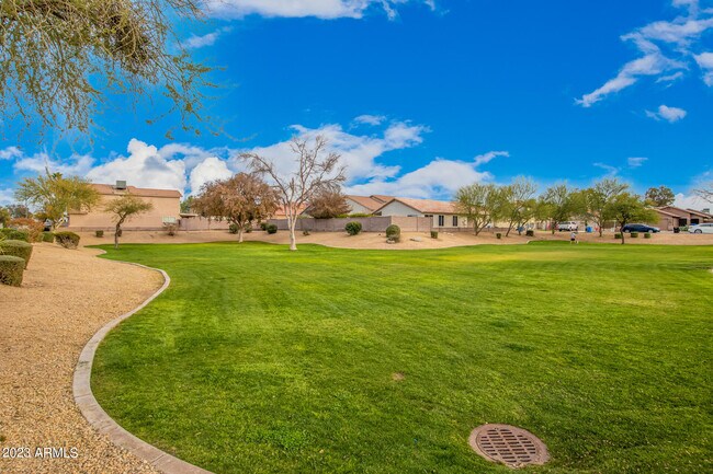Foto del edificio - 4037 W Irma Ln