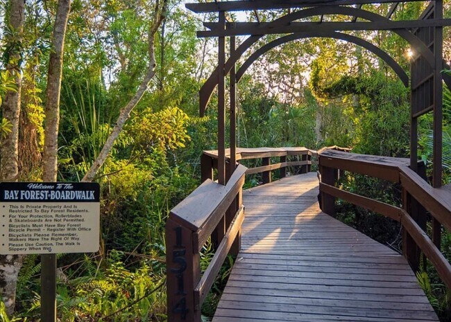 Foto del edificio - 15171 Cedarwood Ln